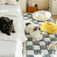 Cremefarvet, stort, ternet, firkantet tæppe til sovesofa til kæledyr